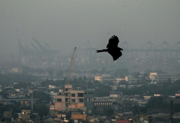 La ville de Karachi dans un épais brouillard de pollution, le 10 janvier 2026 au Pakistan