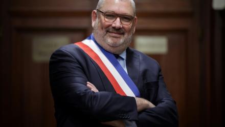 Le maire RN de Carcassonne Christophe Barthès le 29 mars 2026, à Carcassonne, dans l'Aude