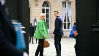 Marine Le Pen et Jordan Bardella dans la cour de l'hôtel Matignon, à Paris, le 11 mars 2026
