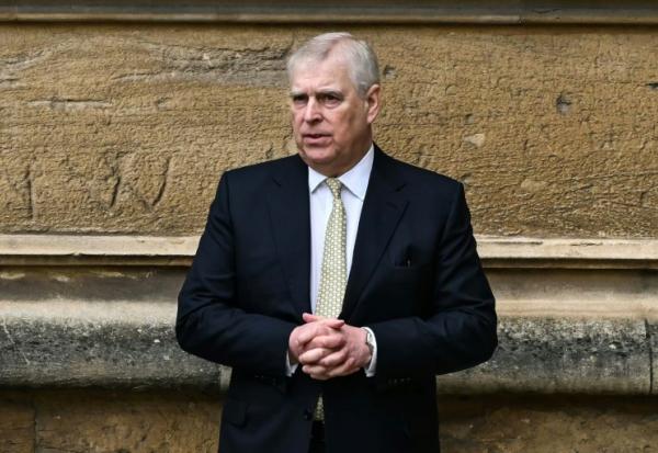 Le prince Andrew arrive à la chapelle du château de Windsor pour les matines de Pâques le 31 mars 
 2024.