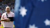 Ahmed al Ahmed, l'homme qui avait désarmé l'un des auteurs de l'attentat antisémite de la plage de Bondi à Sydney en décembre 2025, reçoit des hommages lors d'un matcj de cricket à Sydney en Australie le 4 janvier 2026