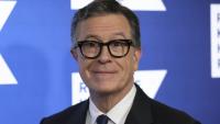 L'animateur et humoriste Stephen Colbert lors d'un gala à New York, le 9 décembre 2025.