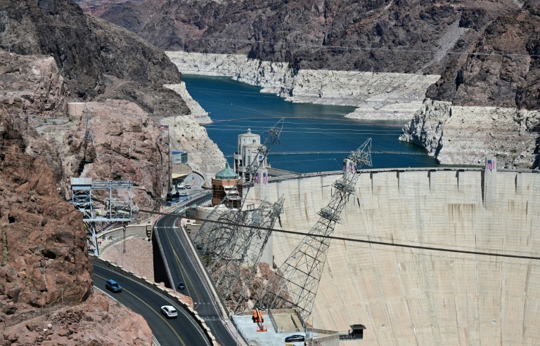 Vue du barrage Hoover, sur le Colorado, qui a donné naissance au lac Mead, dans l'Etat du Nevada, aux Etats-Unis, le 21 août 2026