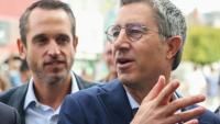 Le député de gauche François Ruffin (D), candidat à la présidentielle, arrive aux journée d'été du PS à Blois, le 29 août 2026