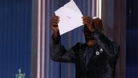 Samuel L. Jackson annonçant que "Sinners" remporte le prix du meilleur ensemble d'acteurs lors de la 32e cérémonie annuelle des Actor Awards, à Los Angeles, le 1er mars 2026