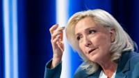 Marine Le Pen, présidente du groupe parlementaire du Rassemblement national (RN), sur le plateau de la chaîne LCI pour l'émission politique "Le Grand Entretien", le 1er juillet 2026 à Boulogne-Billancourt, dans les Hauts-de-Seine