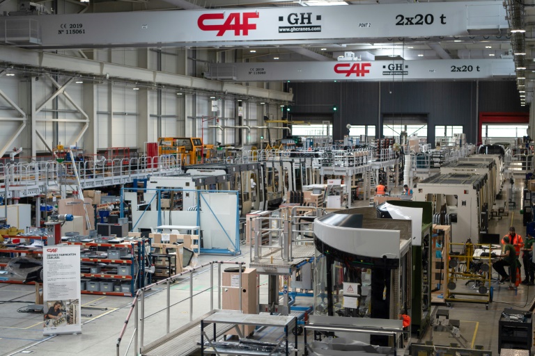 Un hangar du constructeur ferroviaire CAF France, filiale du groupe espagnol CAF, à Bagnères-de-Bigorre, le 20 mai 2025 dans les Hautes-Pyrénées