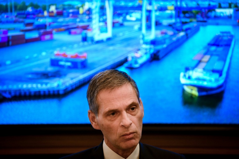 Le PDG de l'armateur français CMA CGM Rodolphe Saade le 5 février 2026, lors d'une conférence de presse à l'Hôtel Intercontinental de Lyon durant laquelle il a annoncé le lancement d'une barge électrique sur le Rhône à partir de 2028 pour développer le transport fluvial de marchandises décarboné
