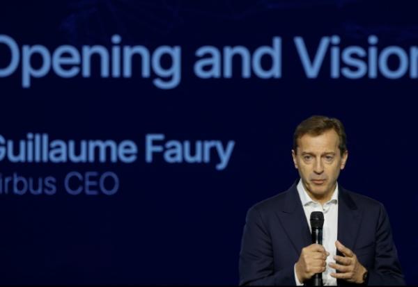 Le patron d'Airbus, Guillaume Faury, ouvre le Airbus Defence Summit à Manching, en Allemagne, le 20 mai 2026