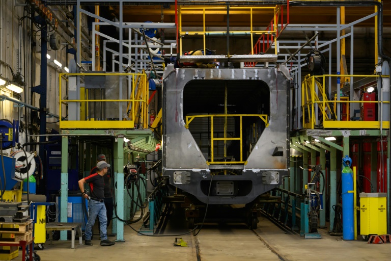 Un employé dans l'usine du constructeur ferroviaire espagnol CAF à Reichshoffen, dans l'est de la France, le 29 septembre 2026