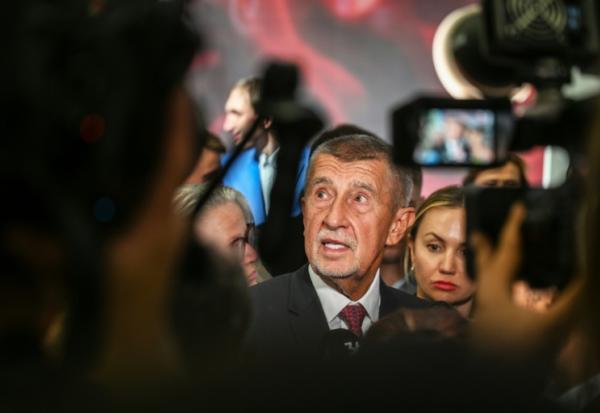 Andrej Babis, leader du parti ANO, lors d'une conférence de presse au siège du parti, à Prague, le 4 octobre 2025 en République tchèque