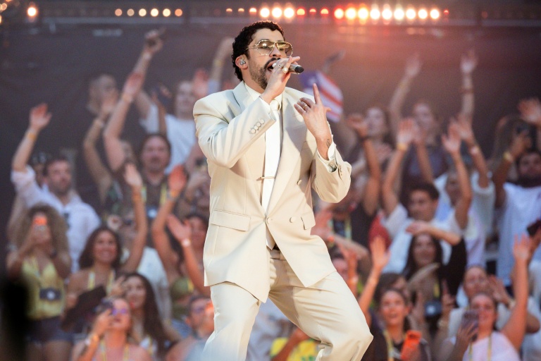 Bad Bunny se produit sur scène, le 1er juillet 2026 à Marseille
