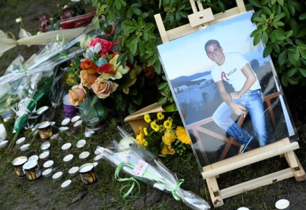Hommage à Ilan Halimi le 13 février 2019 à Sainte-Geneviève-des-Bois, en Essonne, deux jours après que deux arbres plantés en son honneur y ont été vandalisés