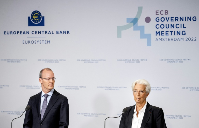 La présidente de la BCE Christine Lagarde et Klaas Knot, alors gouverneur de la banque centrale néerlandaise, le 9 juin 2022 à Amsterdam