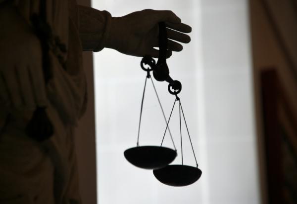 Trente ans de prison, dont une période de sûreté de 20 ans, ont été requis vendredi en appel contre une auxiliaire de crèche qui a tué un bébé en lui faisant boire une quantité "massive" de déboucheur de canalisations en 2022 à Lyon