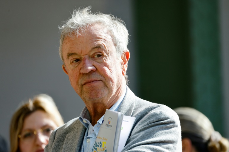 Antoine Gallimard, président des Editions Gallimard, assiste à la visite présidentielle au Festival du Livre de Paris, au Grand Palais, le 11 avril 2025