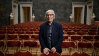 L'écrivain franco-algérien Boualem Sansal pose avant une interview au Palais des Académies à Bruxelles, le 24 avril 2026