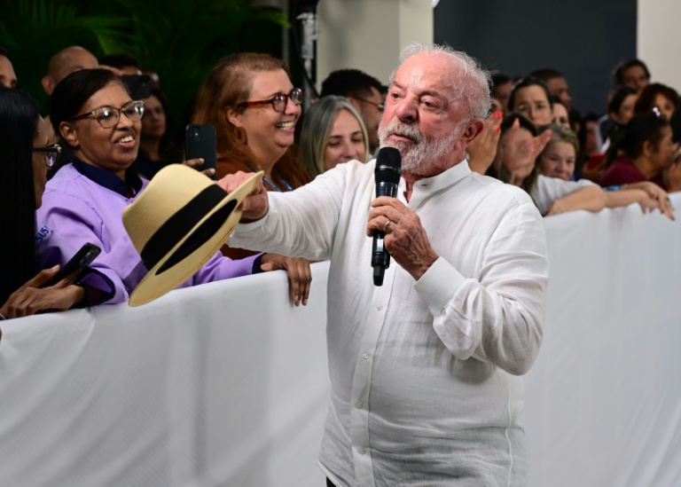 Le président brésilien Luiz Inácio Lula da Silva fait un discours lors d'une visite à l'hôpital fédéral d'Andaraí, à Rio de Janeiro (Brésil), le 28 juillet 2026