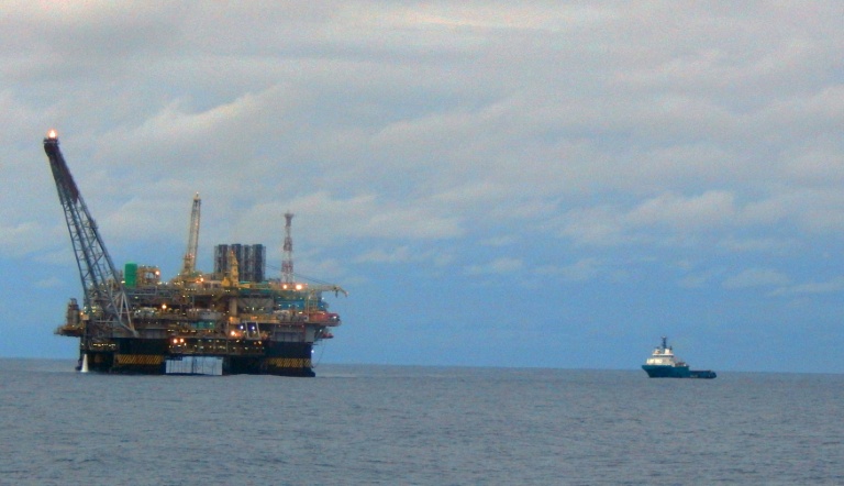 Une plateforme pétrolière de la compagnie publique brésilienne Petrobras, dans l'Etat de Espirito Santo, le 7 décembre 2015