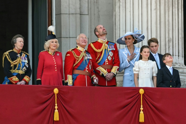 La famille royale au balcon du palais de Buckingham à Londres le 13 juin 2026