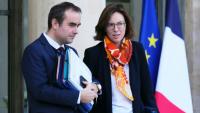 Le Premier ministre Sébastien Lecornu et la ministre aux Comptes publics Amélie de Montchalin quittent le palais de l'Elysée après le conseil des ministres, le 17 décembre 2025 à Paris