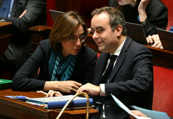 Le Premier ministre Sébastien Lecornu et la ministre des Comptes publics Amélie de Montchalin le 3 décembre 2025 , à l'Assemblée nationale