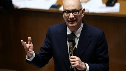 Le ministre de l'Economie et des Finances Roland Lescure à l'Assemblée nationale, le 13 janvier 2026