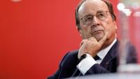 François Hollande le 16 novembre 2025, à Pontoise, dans le Val-d'Oise
