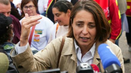 Sophie Binet, secrétaire générale de la CGT, ici lors d'une manifestation des travailleurs du secteur de la santé à Paris le 9 octobre 2025 