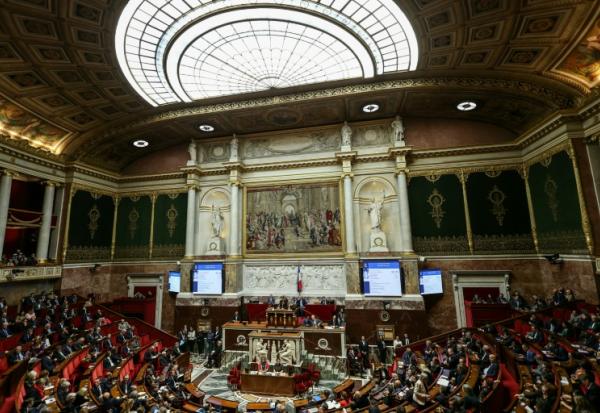A l'Assemblée nationale, à Paris, le 22 octobre 2025