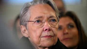 L'ancienne Première ministre et actuelle ministre de l'Education nationale démissionnaire, Elisabeth Borne, ici à Longjumeau (Essonne), le 6 janvier 2025