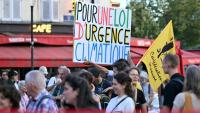 Manifestation visant à « dire stop à l'austérité climatique », organisée par une coalition de 53 organisations en amont de discussions politiques sur le prochain budget de l'État et la loi de finances, près de Bercy à Paris, le 15 septembre 2026