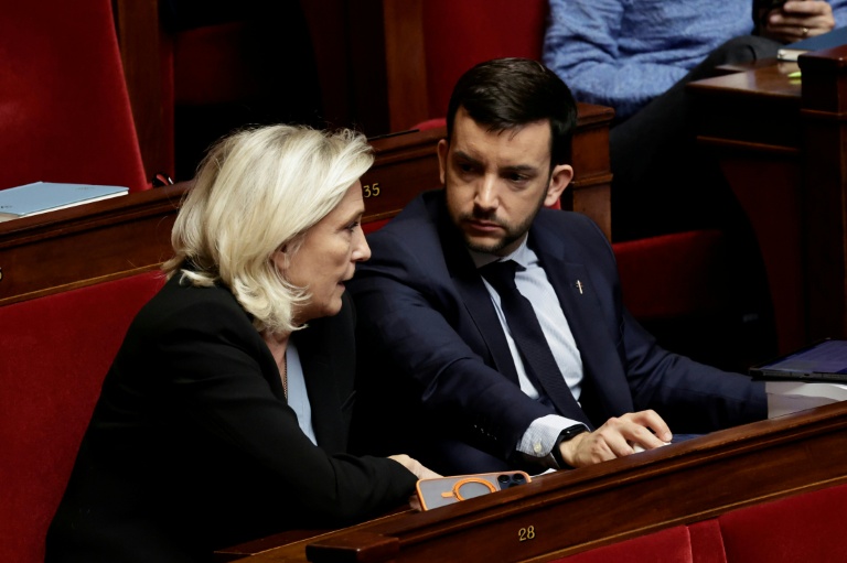 La présidente des députés RN Marine Le Pen et le député RN Jean-Philippe Tanguy à l'Assemblée nationale le 27 octobre à Paris