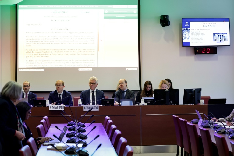 Début de l'examen du projet de budget de la Sécurité sociale pour 2026 le 27 octobre 2025 à la commission des Affaires sociales de l'Assemblée nationale à Paris 