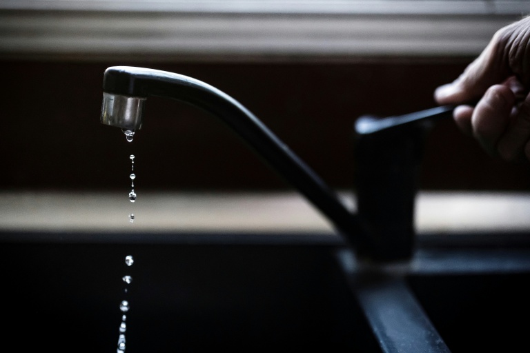 La distribution d'eau est perturbée dans plusieurs communes de l'Est et du Sud de l'île de La Réunion en raison d'un mouvement de grève illimité