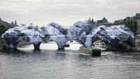 Le Pont Neuf à Paris totalement transformé  par l'artiste JR, le 21 mai 2026