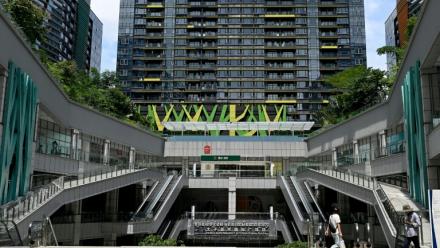 Le Prince International Plaza à Phnom Penh au Cambodge le 15 octobre 2025, une propriété du Prince Holding Group fondé par Chen Zhi