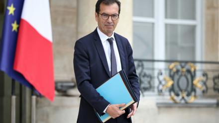Le ministre du Travail, Jean-Pierre Farandou, quittant l'Elysée après un Conseil des ministres, Paris, le 1er juillet 2026