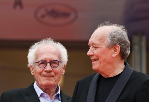 Les réalisateurs belges Jean-Pierre (g) et Luc Dardenne avant la projection du film "Jenes mères" au 78e Festival de Cannes, le 23 mai 2025