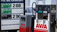 Les prix du carburant affichés dans une station-service Avia à Paris, le 18 septembre 2026