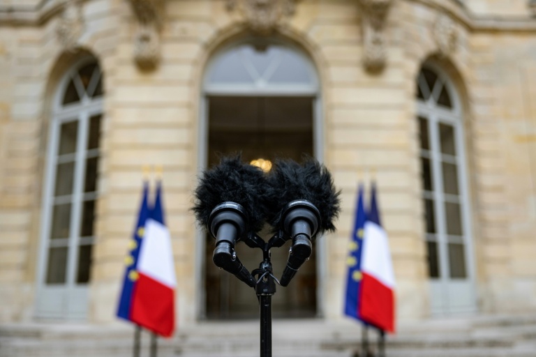 Budget réversible, sans hausses d'impôts, coup de frein dans les dépenses, sous-indexation possible des retraites élevées...