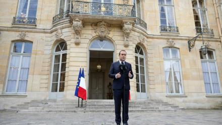 Le Premier ministre Sébastien Lecornu à Matignon le 10 avril 2026, à Paris