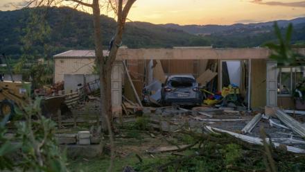 Une maison endommagée par la tornade à Pomas, le 24 août 2026