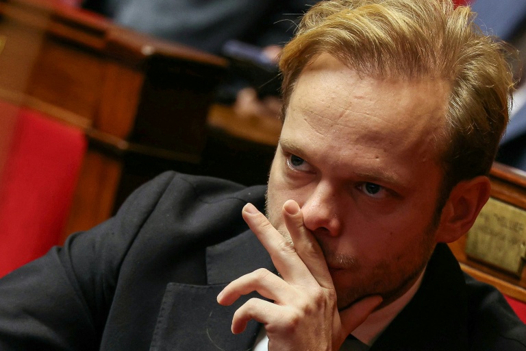 Le député ciottiste Charles Alloncle, rapporteur de la commission d'enquête sur l'audiovisuel public, le 17 décembre 2025 à l'Assemblée nationale à Paris