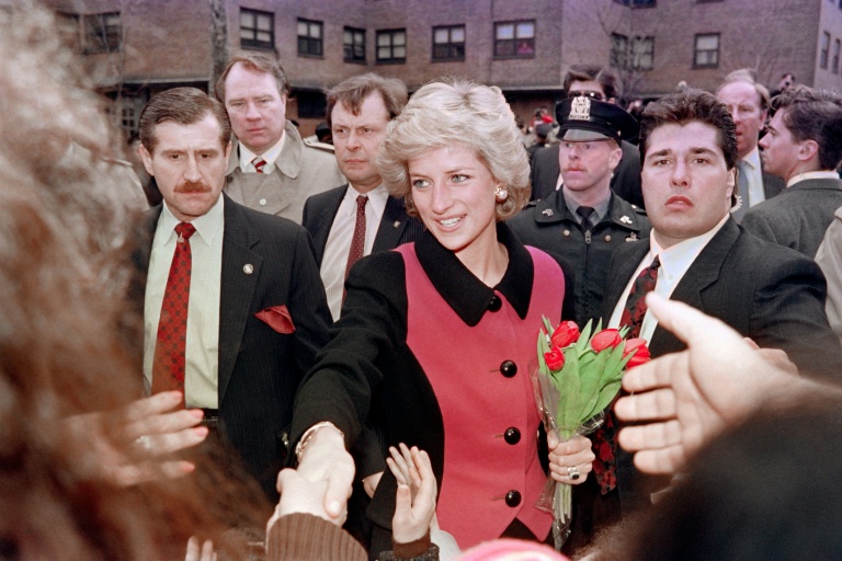 Diana, princesse de Galles, salue le public à New York, le 2 février 1989