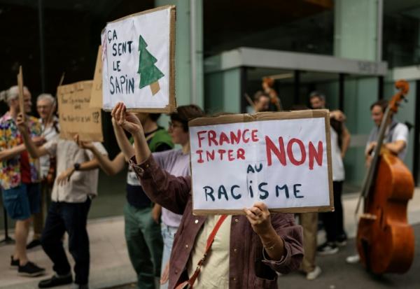 Manifestation de salariés de Radio France pour protester contre le recrutement de Charles Sapin, directeur adjoint de la rédaction de Valeurs actuelles, le 13 septembre 2026 à Paris 