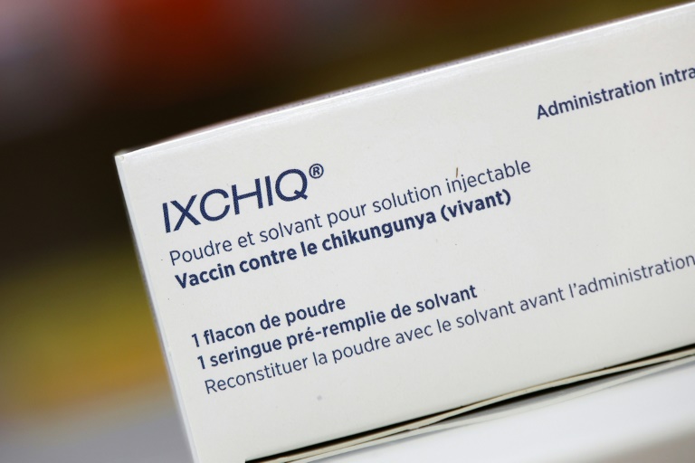Les autorités sanitaires ont annoncé retirer les personnes de 65 ans et plus de la campagne de vaccination contre le chikungunya avec le vaccin Ixchiq à Mayotte et La Réunion