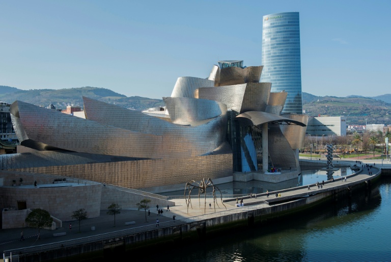 Le musée Guggenheim de Bilbao réalisé par l'architecte américano-canadien Frank Gehry, le 7 février 2020 en Espagne