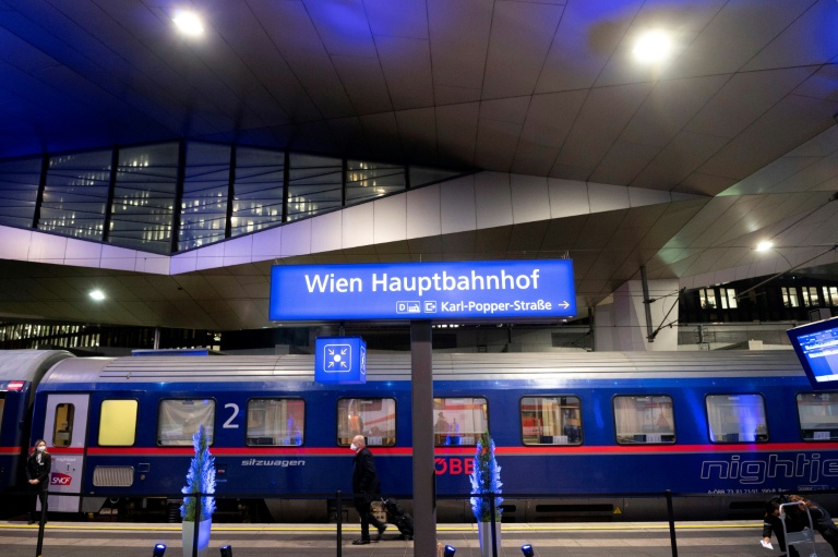 Les trains de nuit Vienne-Paris et Berlin-Paris ne circuleront plus dès le 14 décembre, après le retrait des partenaires français, a annoncé la compagnie ferroviaire autrichienne ÖBB