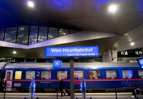 Les trains de nuit Vienne-Paris et Berlin-Paris ne circuleront plus dès le 14 décembre, après le retrait des partenaires français, a annoncé la compagnie ferroviaire autrichienne ÖBB